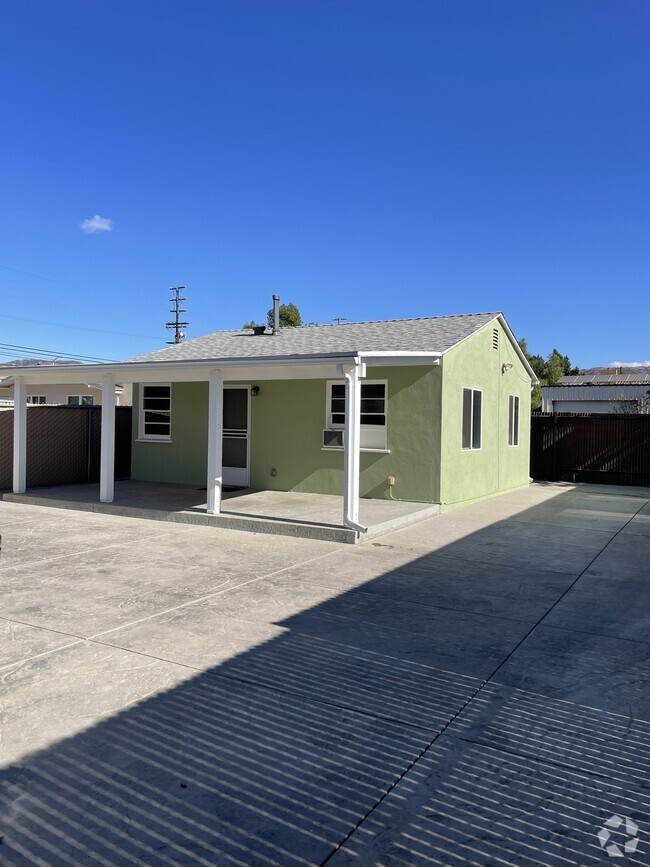 Building Photo - 11266 Sheldon St Unit Back Rental