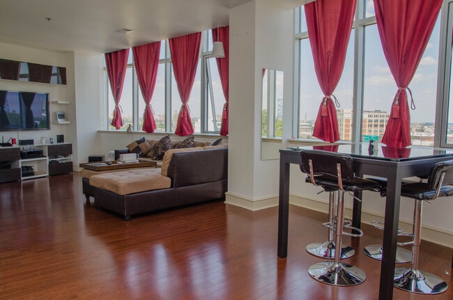 Building Photo - 201 N 8th St Unit 612