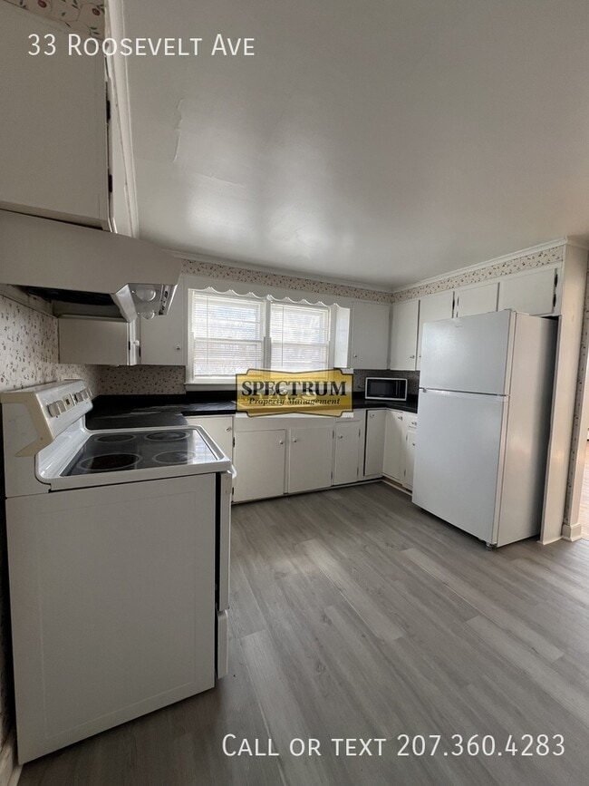 Photo - 33 Roosevelt Ave