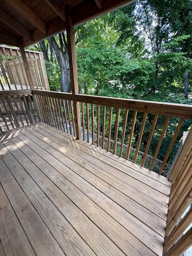 Photo - 1102 Langtry St
