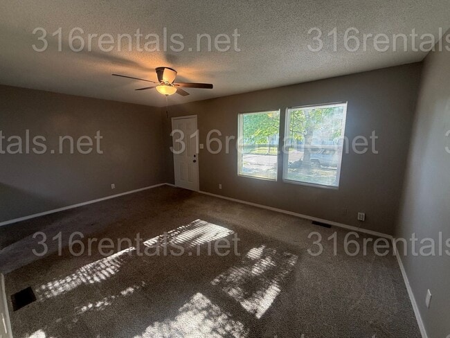 Photo - $1400 - 3 bedroom / 1 bathroom - Single Family Home