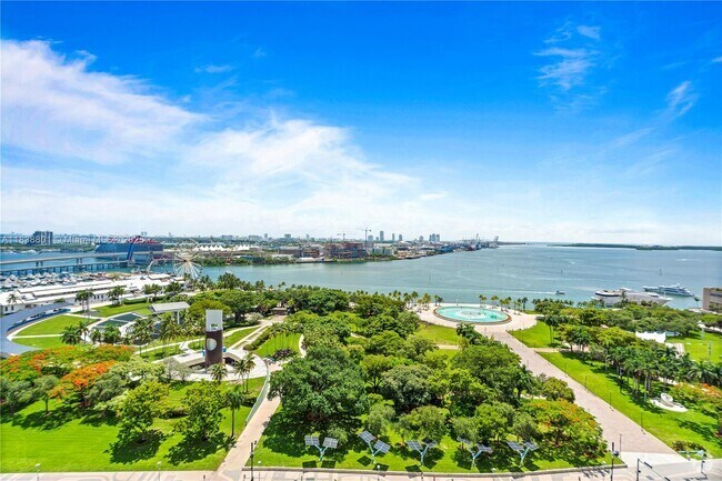 Building Photo - 50 Biscayne Blvd Unit 1902 Rental