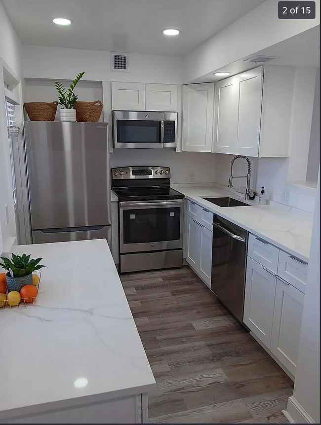 kitchen - 3050 N Palm Aire Dr Unit 702