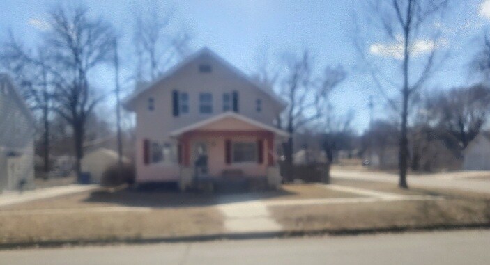 Photo - 839 W 5th St House