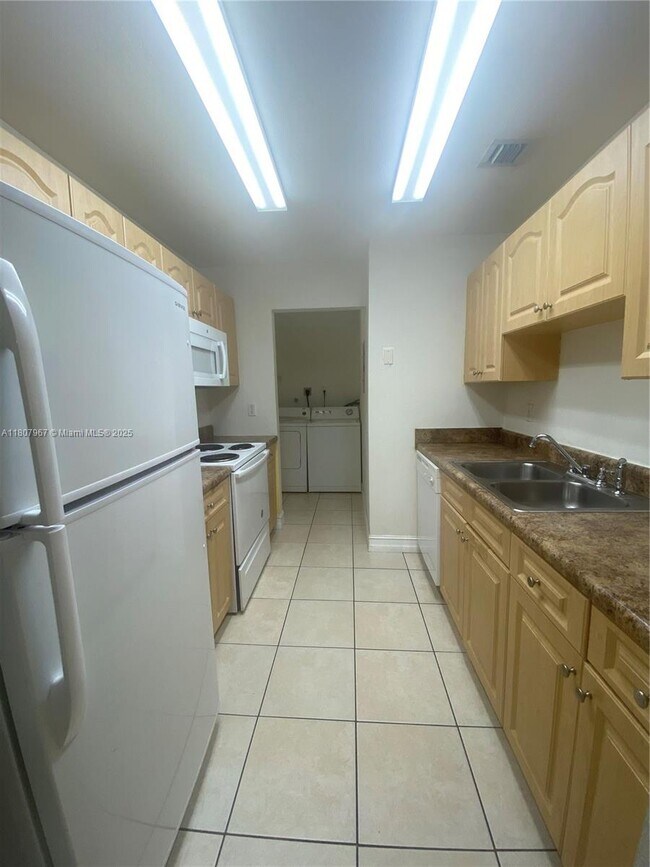 Photo - 2840 NW 55th Ave Unit 2D