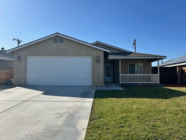 Building Photo - Please contact Vaughn Realty to set up an appointment, 760-446-6561