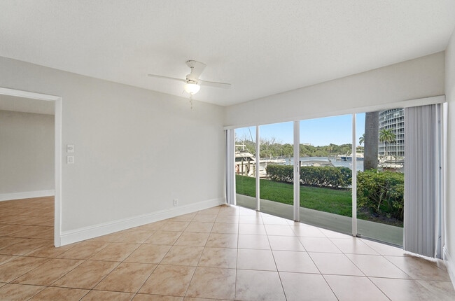 Photo - 1427 E Hillsboro Blvd Unit 123