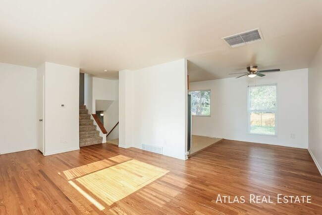 Photo - 649 Evanston St