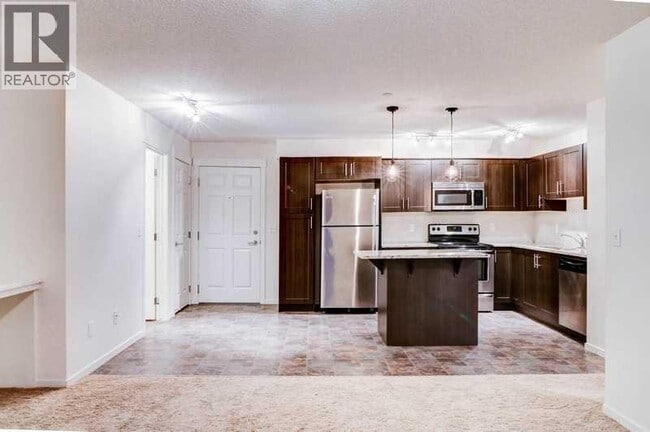 Photo - 755 Copperpond Blvd SE