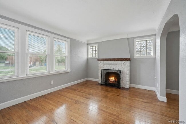 Photo - 1524 Cicotte Ave