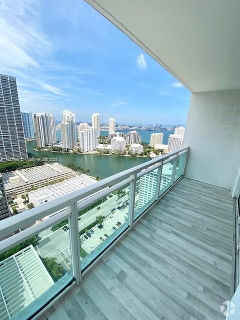 Building Photo - 950 Brickell Bay Dr Unit 3408 Rental