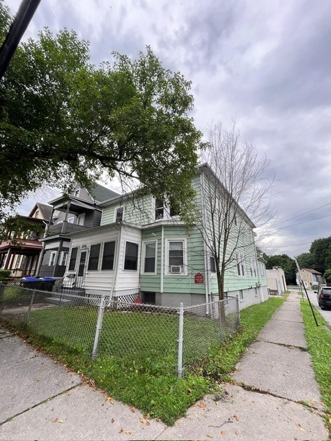 Building Photo - 82 N Hamilton St Unit #2