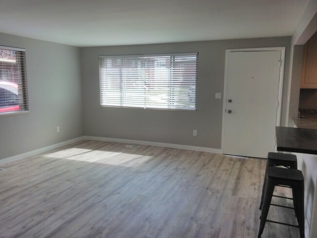 Photo - 839 Fairmont Cir Unit Apt 2