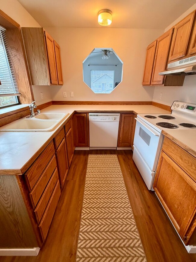 Photo - Live in Sunny Land! Updated 2 Bedroom with Great Amenities Available NOW!