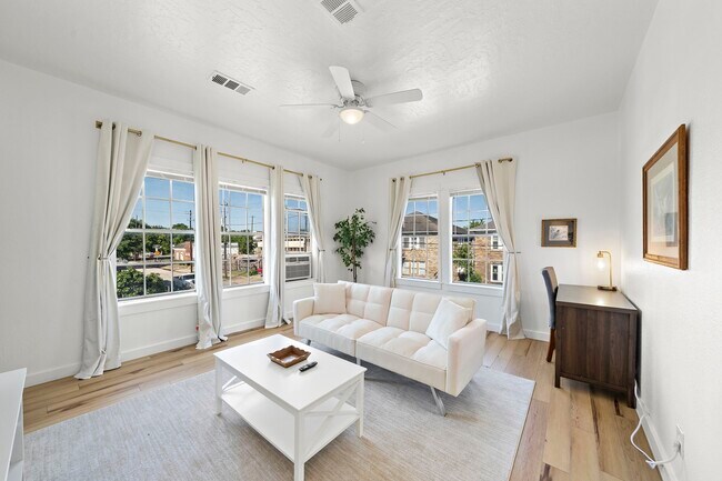 3901 Dallas St Unidad D