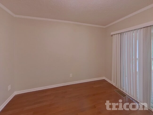 Photo - 245 Bentley Way