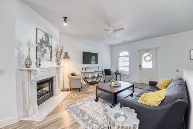 Building Photo - 1515 NW Bell Royal Ct Unit ID1314699P