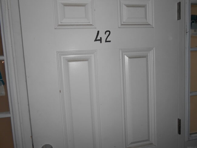 Building Photo - 50 Greenhouse Rd Unit 42B