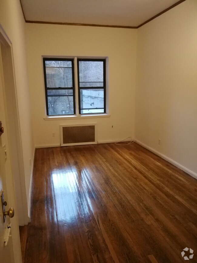 Building Photo - 156 W 95th St Unit 2B Rental