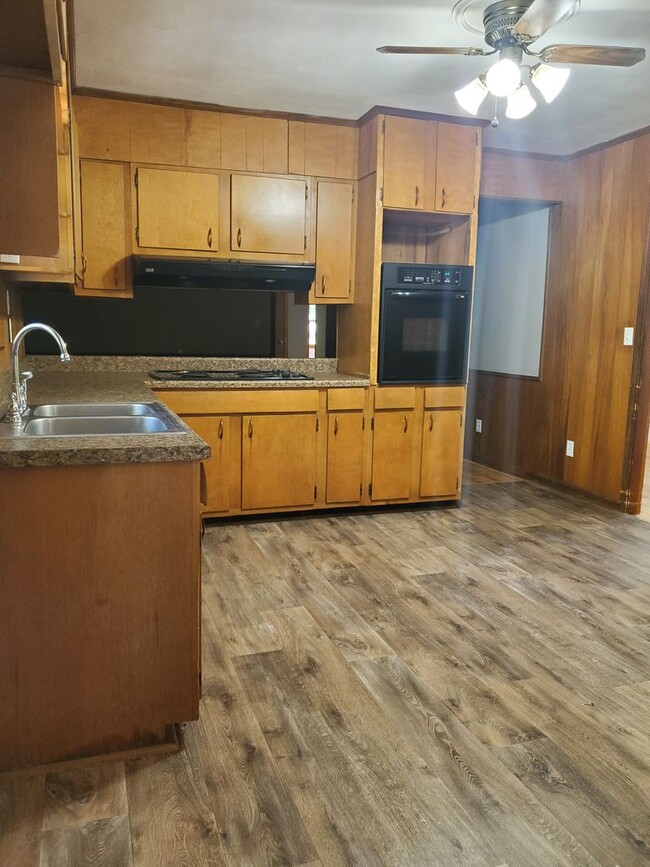 Photo - 218 Brookwood Dr