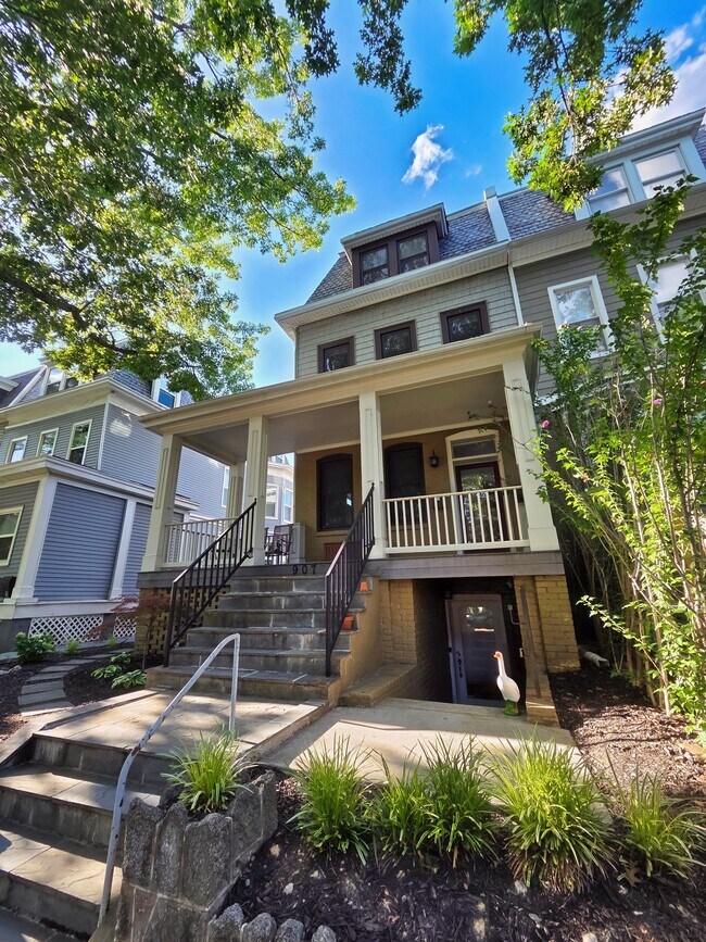 Building Photo - 907 Webster St NW