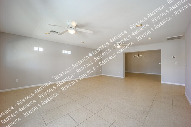 Photo - 614 N 74th St