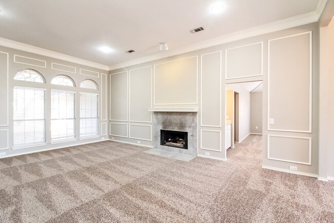 Photo - 317 N Fountain Gate Dr