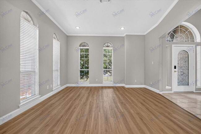 Photo - 305 Brazil Dr