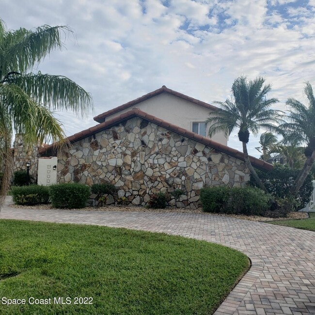 Photo - 215 Andros Ave