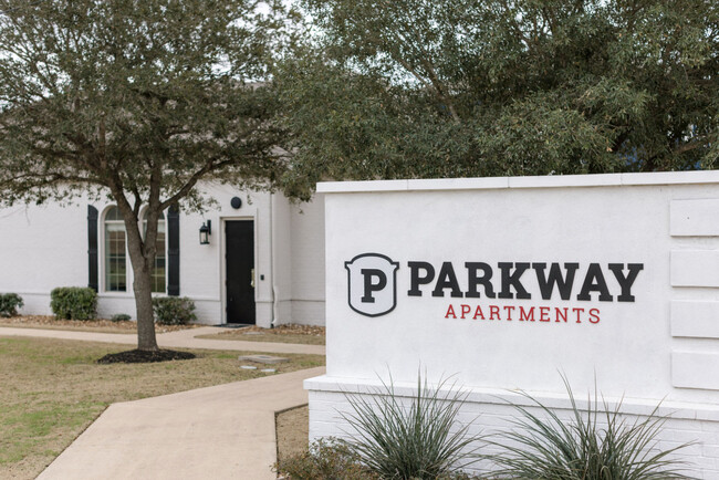 Parkway Place Apartments - Parkway Place Apartments