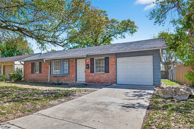 Photo - 3927 Prudence Dr