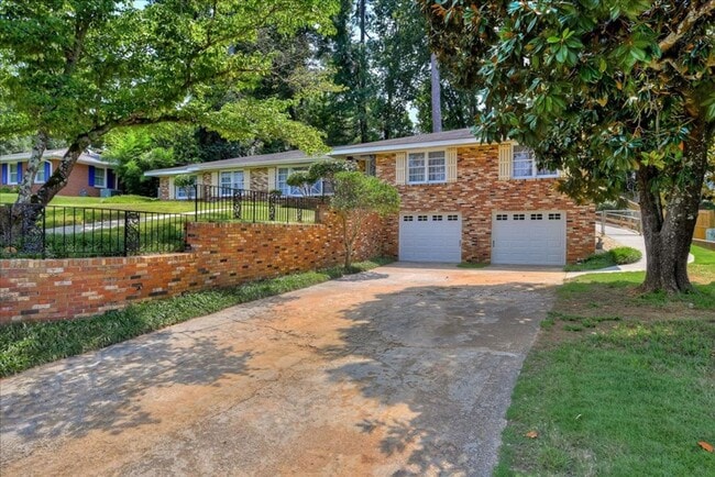 Photo - 3 Bedroom 2.5 Bathroom Ranch