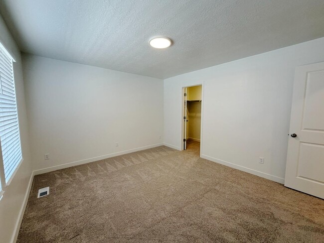 Photo - 502 S 1140 W