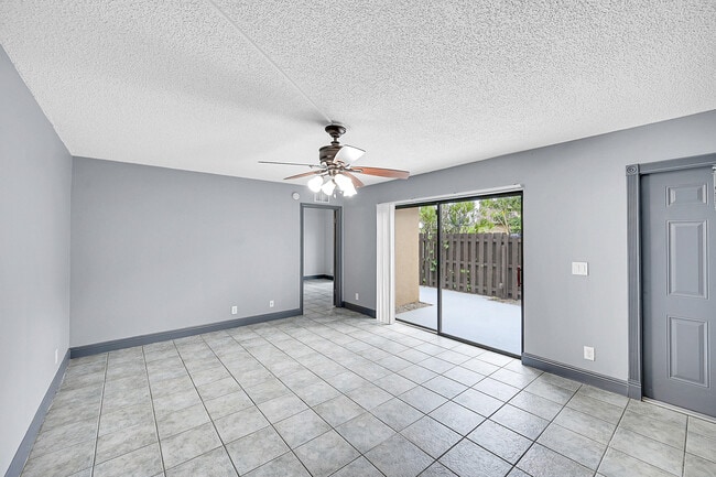 Photo - 1204 Waterview Cir