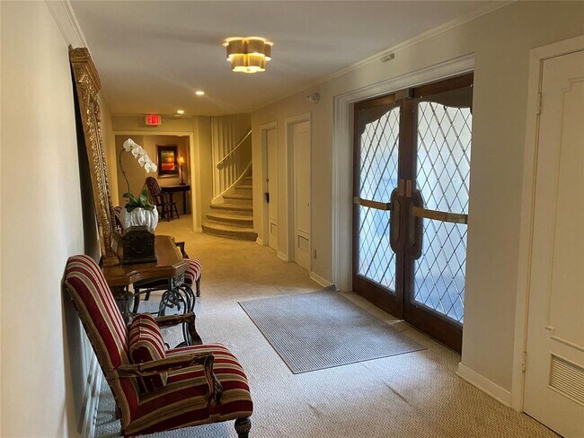 Photo - 1114 Sherwood Ln Unit C-1