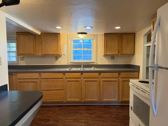 Photo - Charming 1 Bedroom Cottage with Bonus Room...