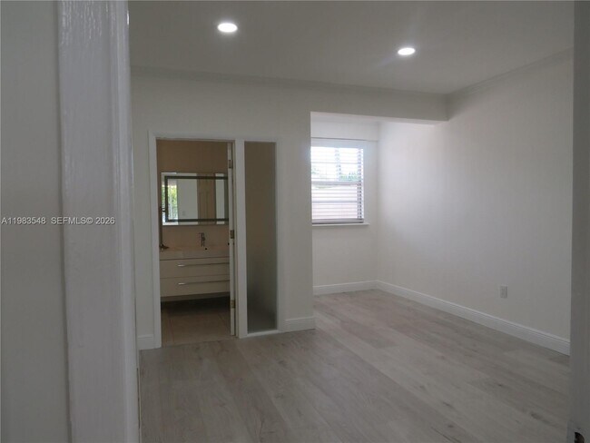 Photo - 9165 Fontainebleau Blvd