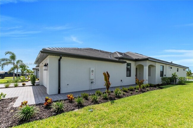 Photo - 19553 Hinkley Dr