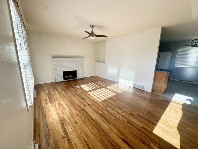 Photo - 740 Golden Hill St