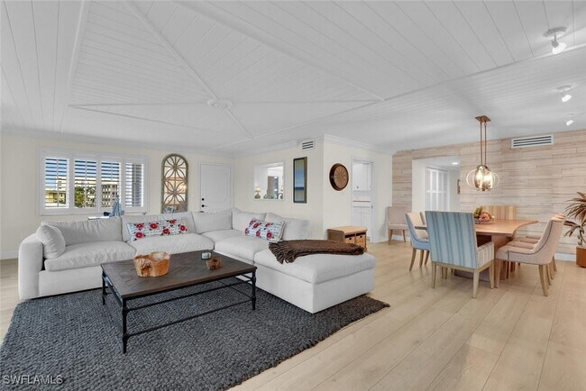 Photo - 222 Harbour Dr Unit 403