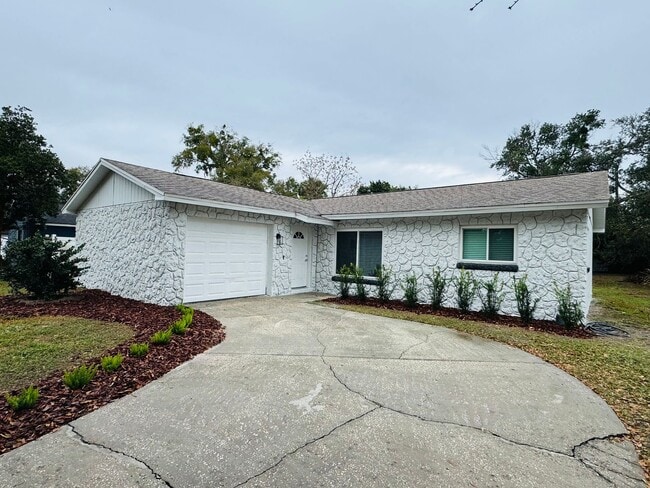 Building Photo - Fully Renovated 3-Bedroom Home with Garage in Orlando