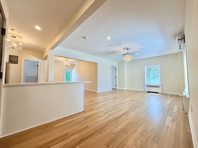 Building Photo - 155 Beacon Hill Dr