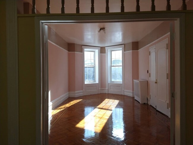 Building Photo - 571 Eastern Pkwy