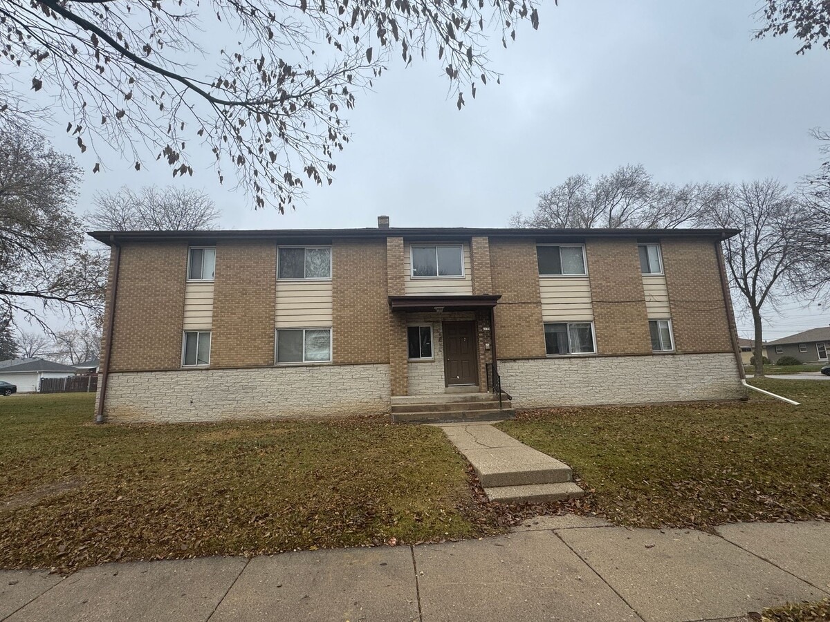 Photo - 51st Street 8 Families