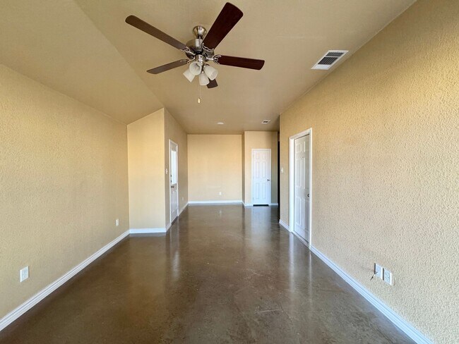 Photo - Adorable 3 Bedroom, 2 Bathroom, 1 Car Garage Duplex in Harker Heights TX