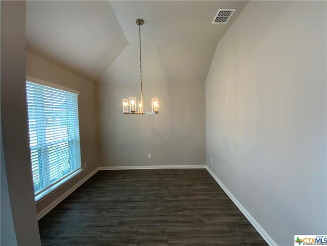 Photo - 3043 Dade Loop