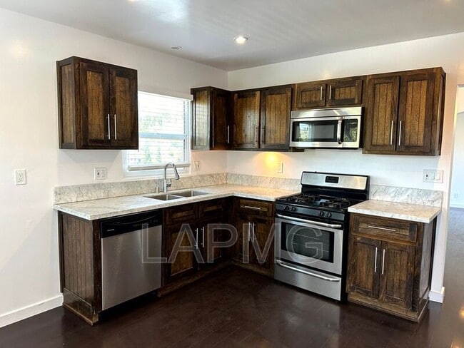 Photo - 5036 Ladd Ave