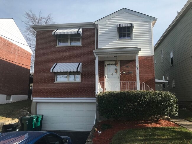 Building Photo - 556 Rosemont Ave Unit 2