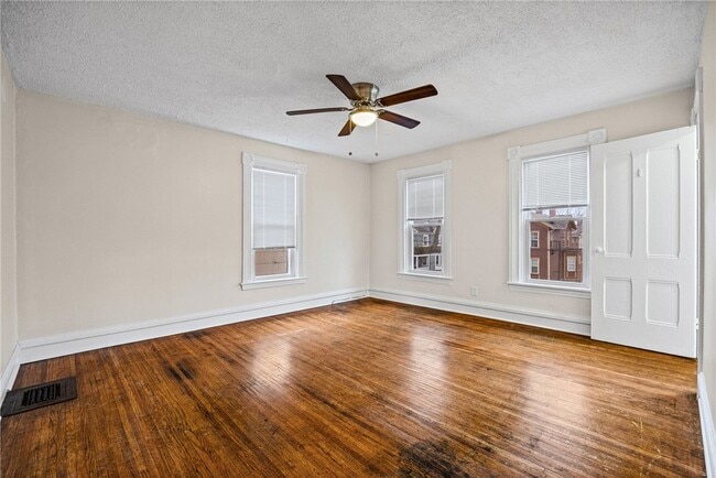 Photo - 75 Hamilton St