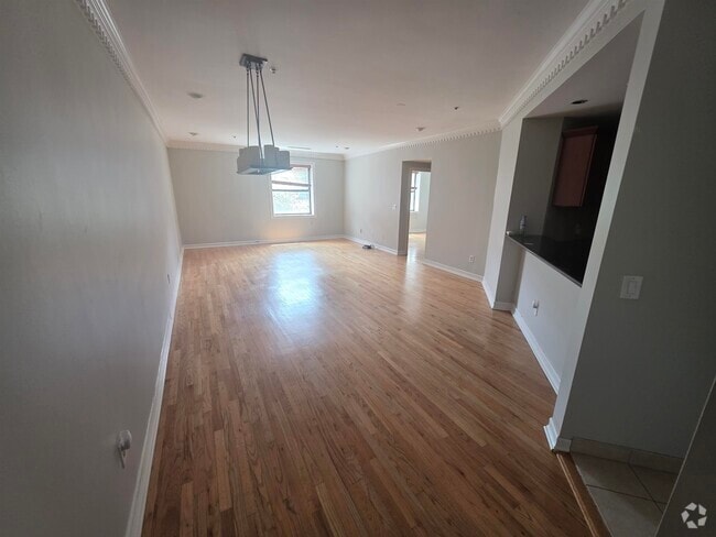 Building Photo - 600 Hudson St Unit 2D Rental